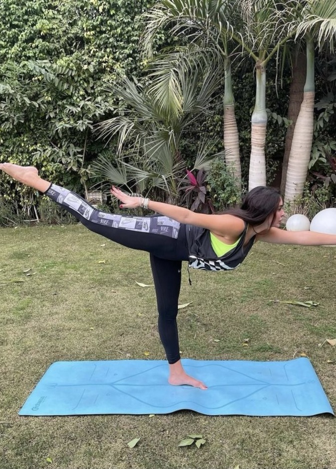 ياسمين صبري تمارس اليوغا بشكل منتظم إلى جانب الرياضة اليومية