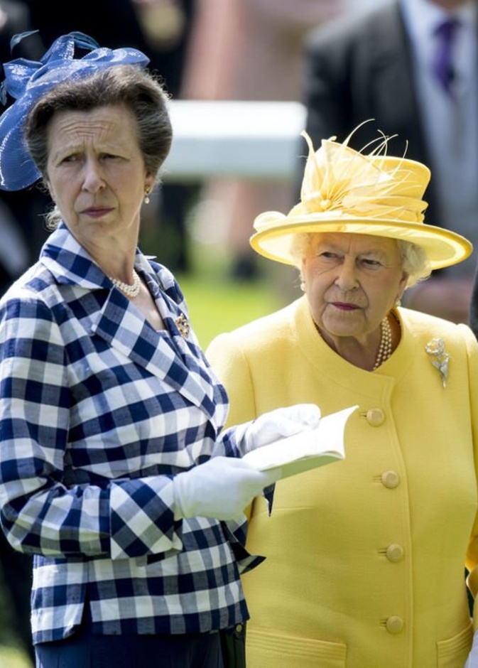 ملكة بريطانيا أصبحت أكثر اعتمادا على الأميرة آن لهذا السبب