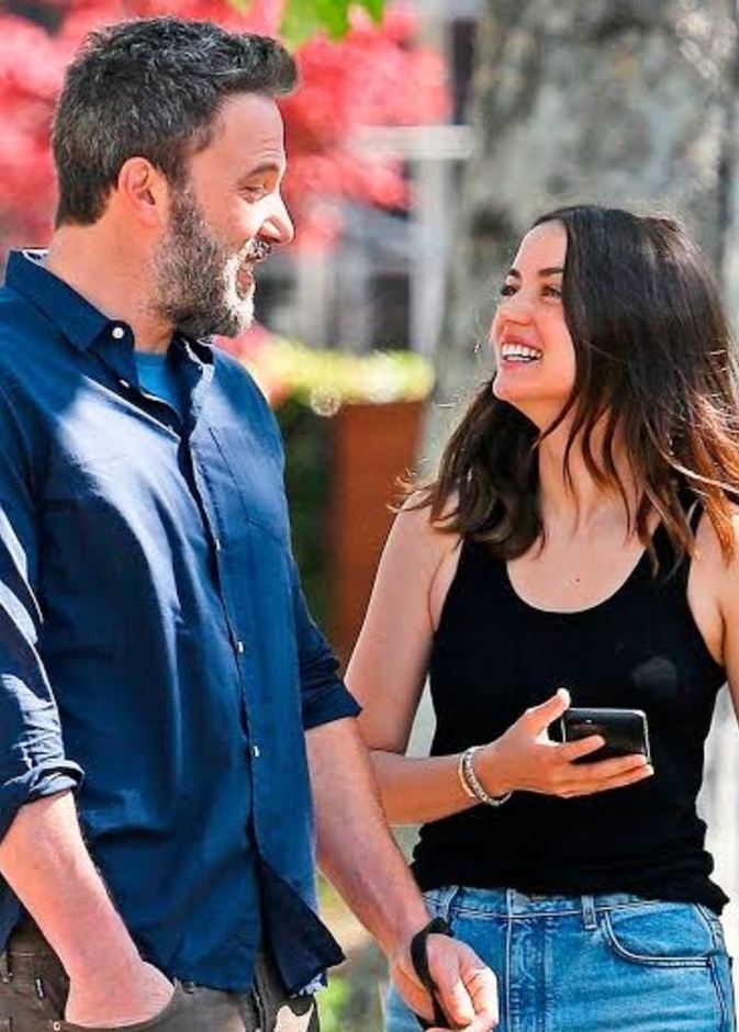 انفصال بن أفليك وأنا دي أرماس عبر الهاتف لهذه الأسباب