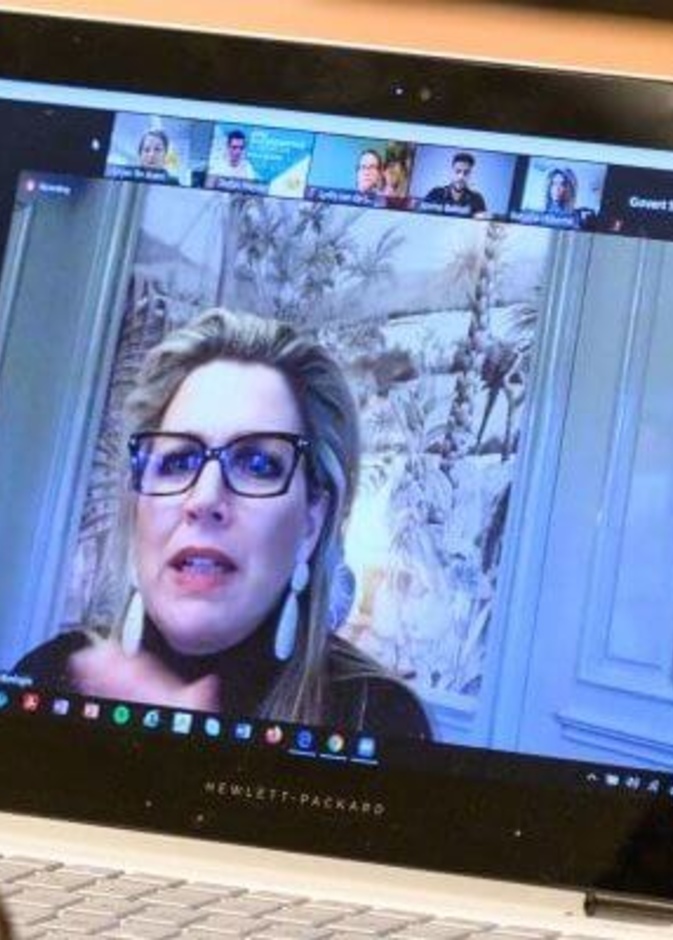 الملكة ماكسيما تناقش الاختلاف بين الموجة الأولى والثانية من كورونا