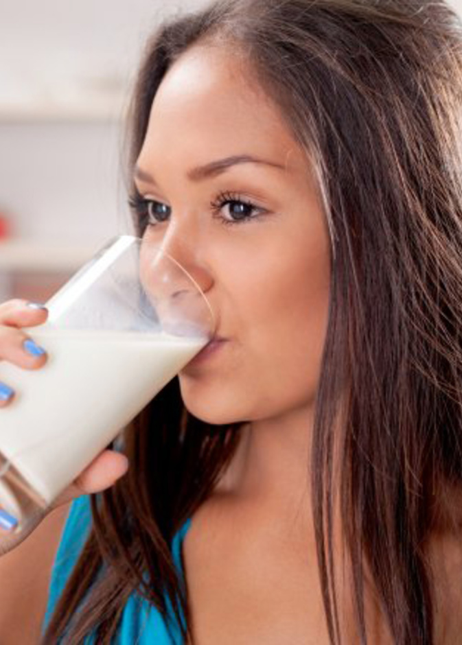 أضرار الإفراط في شرب الحليب