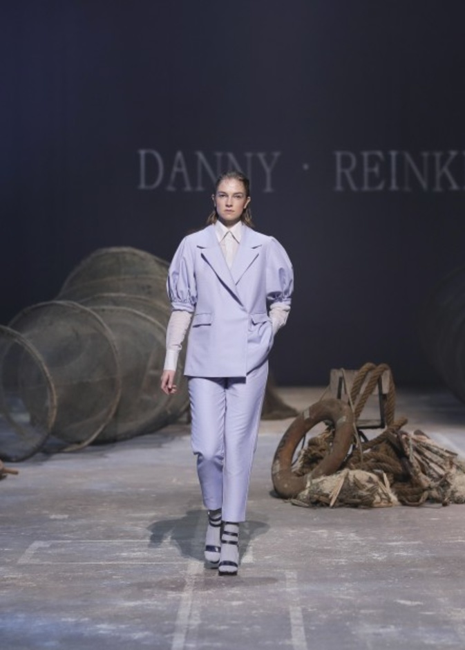 تضمّن البرنامج محادثات طاولة مستديرة متعمّقة ومقابلات مع مصممين وصانعي أفلام