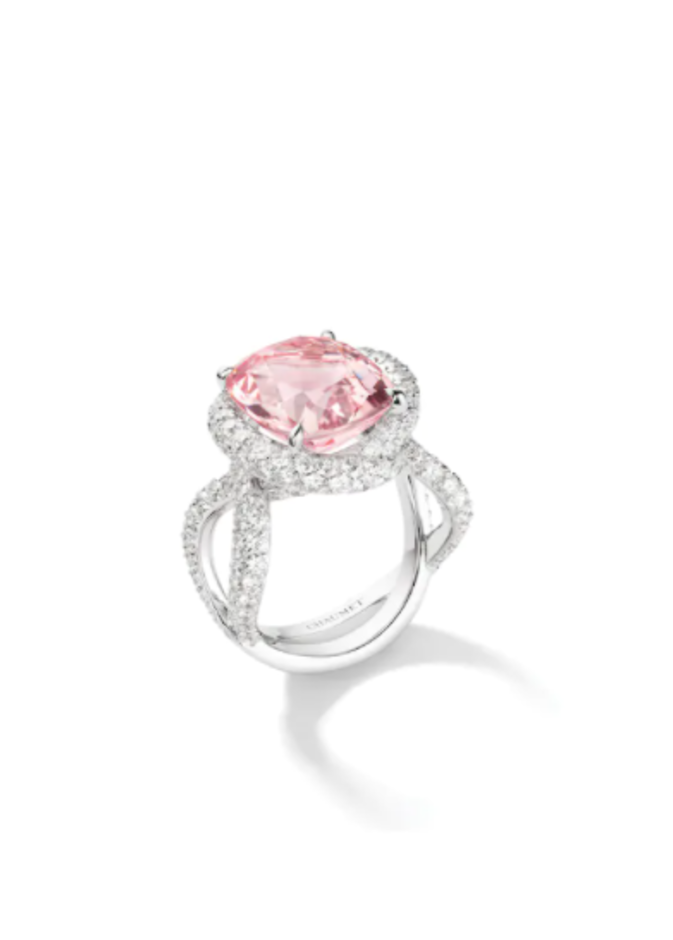 مجوهرات ناعمة مرصعة باحجار المورجانيت من دار Chaumet