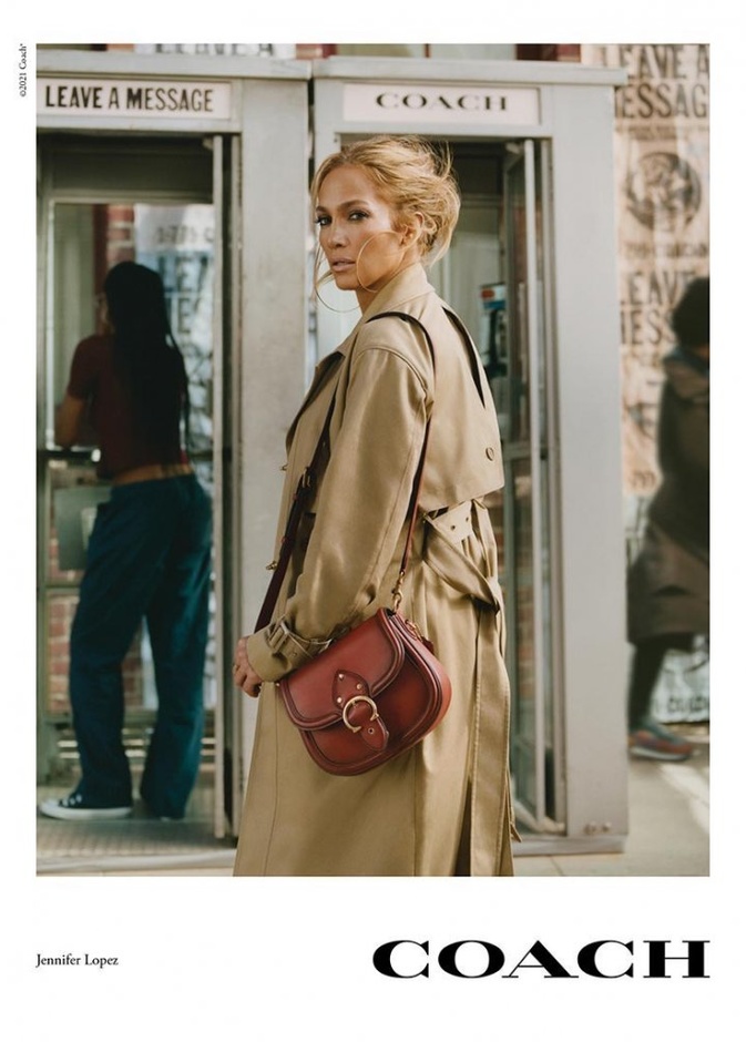 الحملة الاعلانية الخاصة بدار ديور