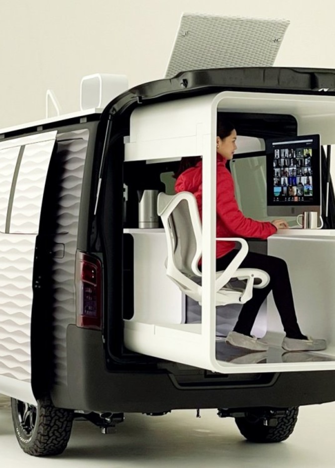 NV350 شاحنة مزودة بمكتب مدمج قابل للطي