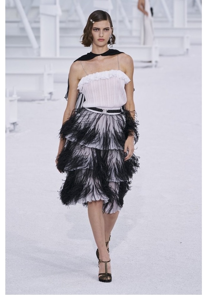افكار تنسيق موضة الشراريب بأساليب جريئة من Chanel