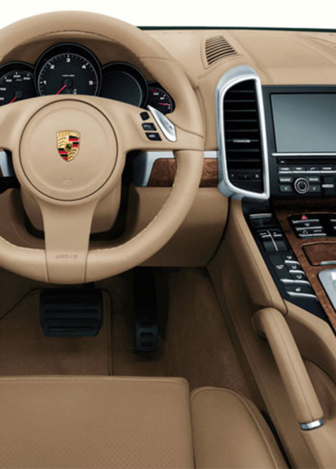  كيفية تنظيف تابلوه السيارة بأمان ؟