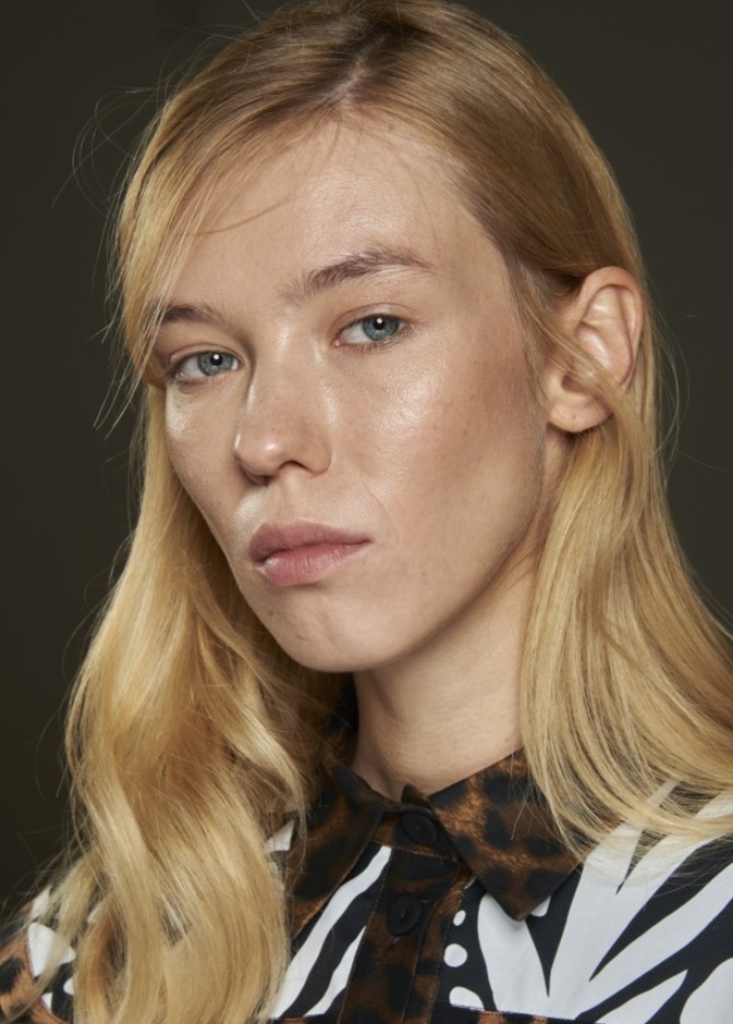 من عرض أزياء shi.RT