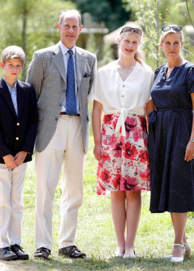  الأمير إدوارد لم يستوعب حقيقة أن والدته ملكة بريطانيا