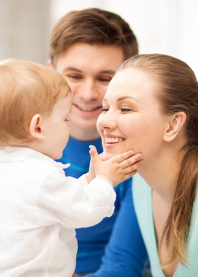 نصائح تربوية لتحقيق التواصل القوي بين الوالدين والطفل