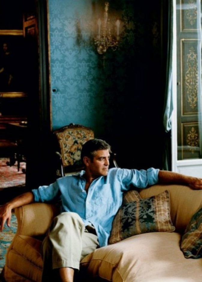 الفيلا يعود تاريخ بنائها إلى القرن الثامن عشر وهي تطل على بحيرة كومو الشهيرة