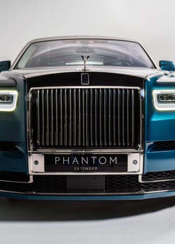 فانتوم ‘Iridescent Opulence’  تحفة فنية من رولز-رويس تصل إلى أبوظبي