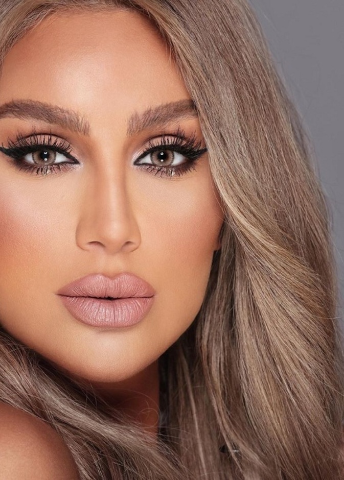 عمليات تجميل الفنانات وتكبير الشفاه