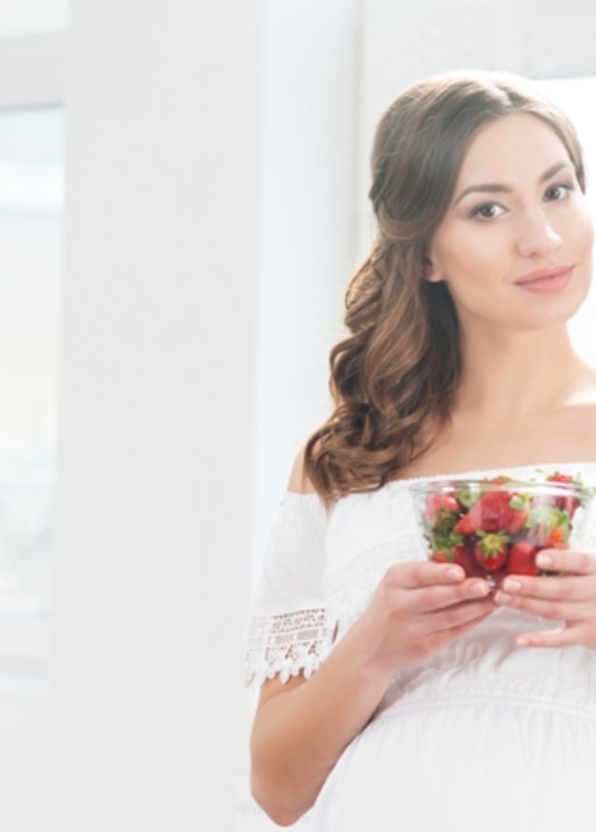 ما هي فوائد الفراولة للحامل في الشهور الأولى