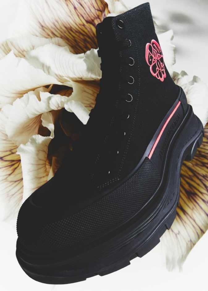 تشكيلة ألكسندر ماكوين ليوم الحب ورأس السنة الصينية