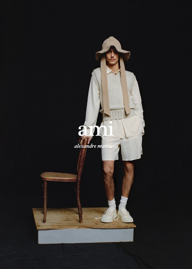 حملة AMI الترويجية الخاصة بتشكيلة ربيع وصيف 2021