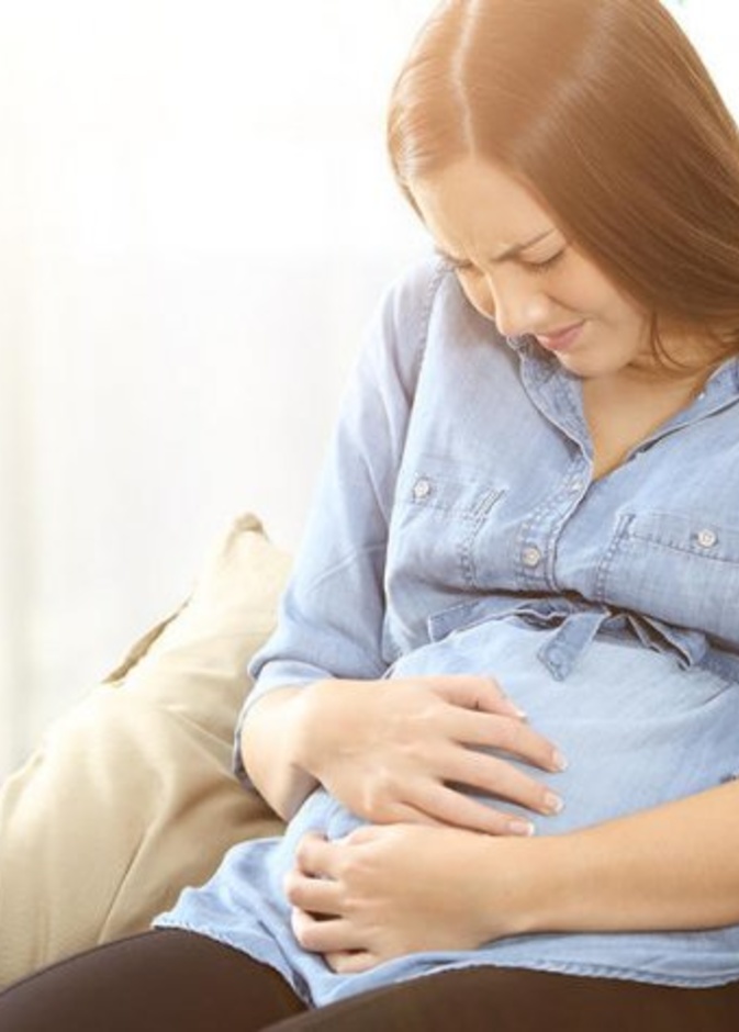 أعراض موت الجنين في رحم الأم في الشهور الأولى