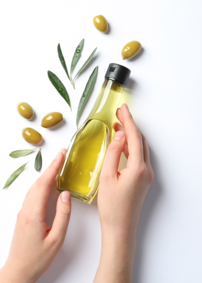 فوائد تناول ملعقة كبيرة من زيت الزيتون على معدة فارغة