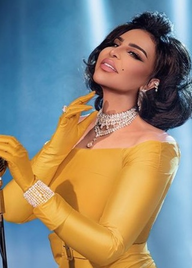 الفنانة أحلام تبهر الجمهور بإطلالة جمالية متجددة على غلاف ألبومها