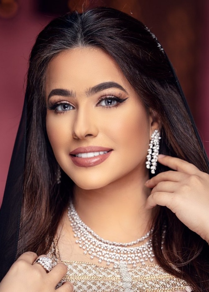 الإعلامية الإماراتية حصة الفلاسي
