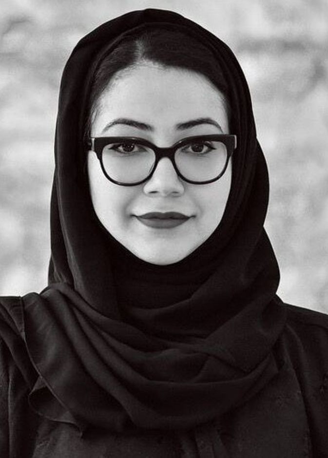 الفنانة الإماراتية آلاء إدريس.. موهبة فنية مبدعة وأعمال بمذاق فني رفيع