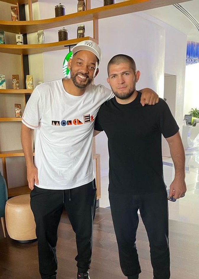 النجم العالمي ويل سميث يلتقي حبيب محمدوف في دبي