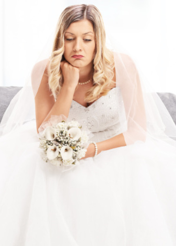 صديقة سابقة تهدد بإفساد حفل زفاف والعروس تتعهد بالرد...ماذا حدث؟