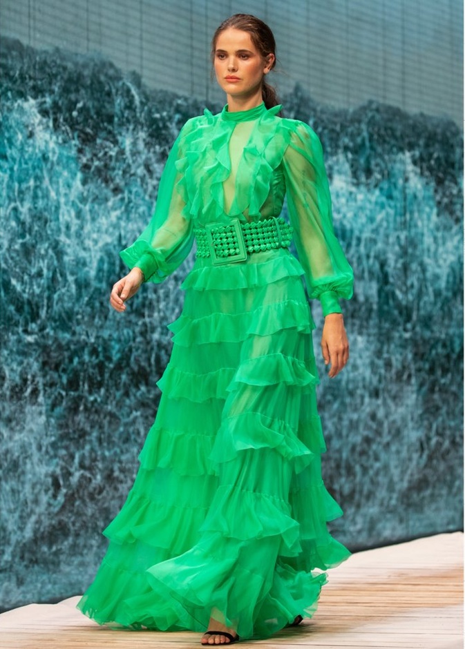 صيحات الوان ربيع 2021 مع الفستان الاخضر من دار Ralph And Russo