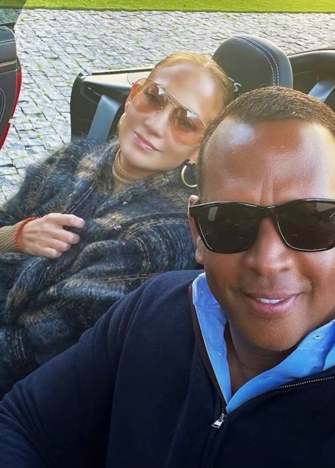 جينيفر لوبيز وخطيبها أليكس رودريجيز في جولة حول فلوريدا