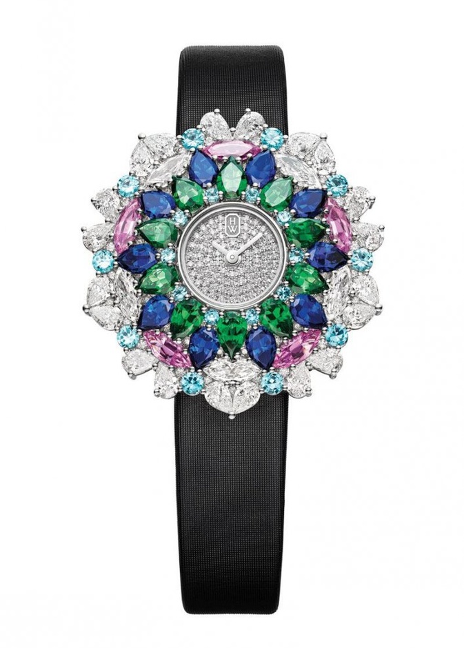 ساعة من هاري وينستون Harry Winston