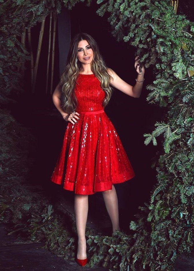  فساتين خطوبة ناعمة من دار لابورجوازي