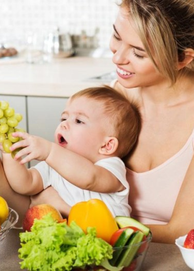 فوائد العنب الأخضر للرضع وكيف ومتي يعطى للرضيع