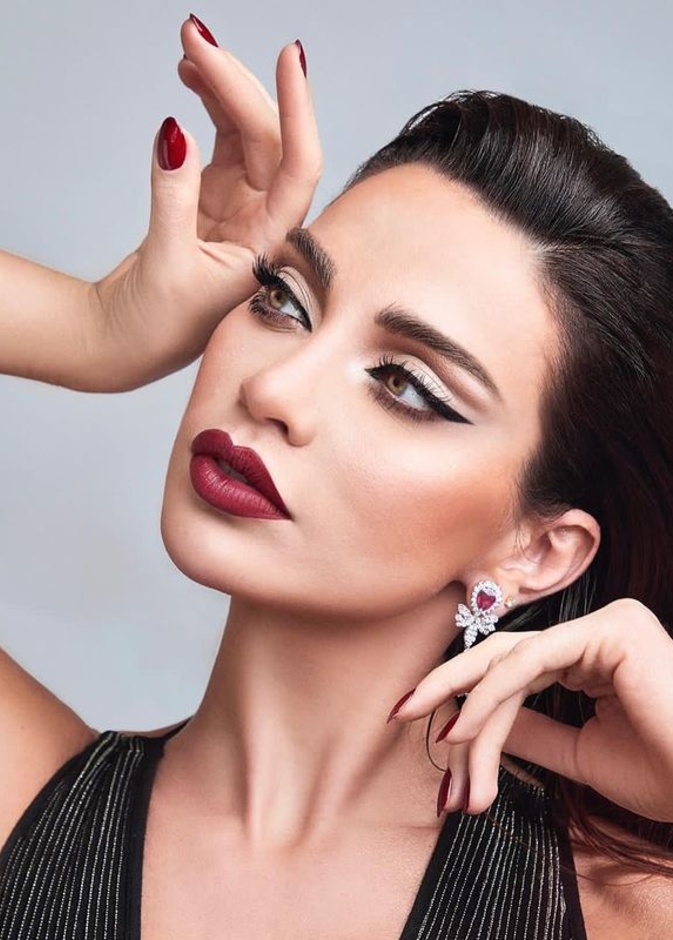 رسمات مكياج عيون عصري ليوم الحب 2021