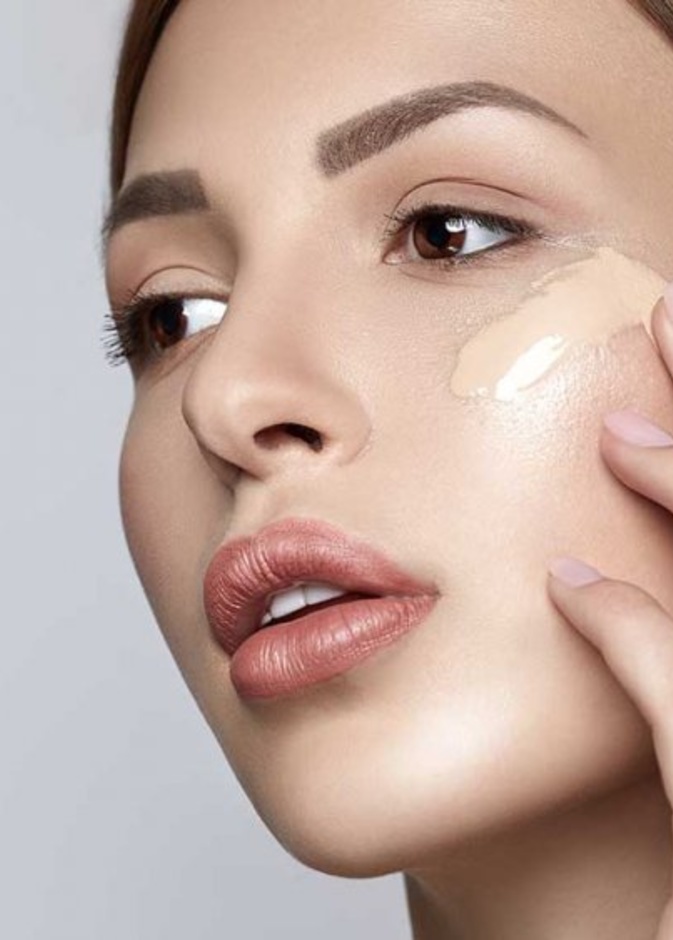 كريم الأساس خاص بالبشرة الجافة يساعد على إخفاء التجاعيد