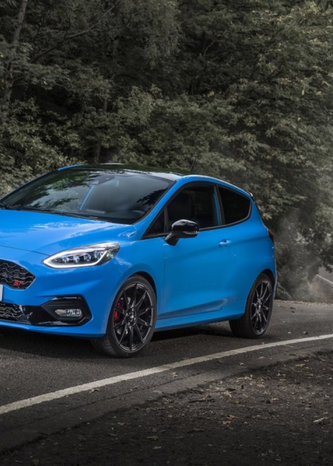 فورد تطرح الإصدار الصغير من سياراتها الرياضية Fiesta ST