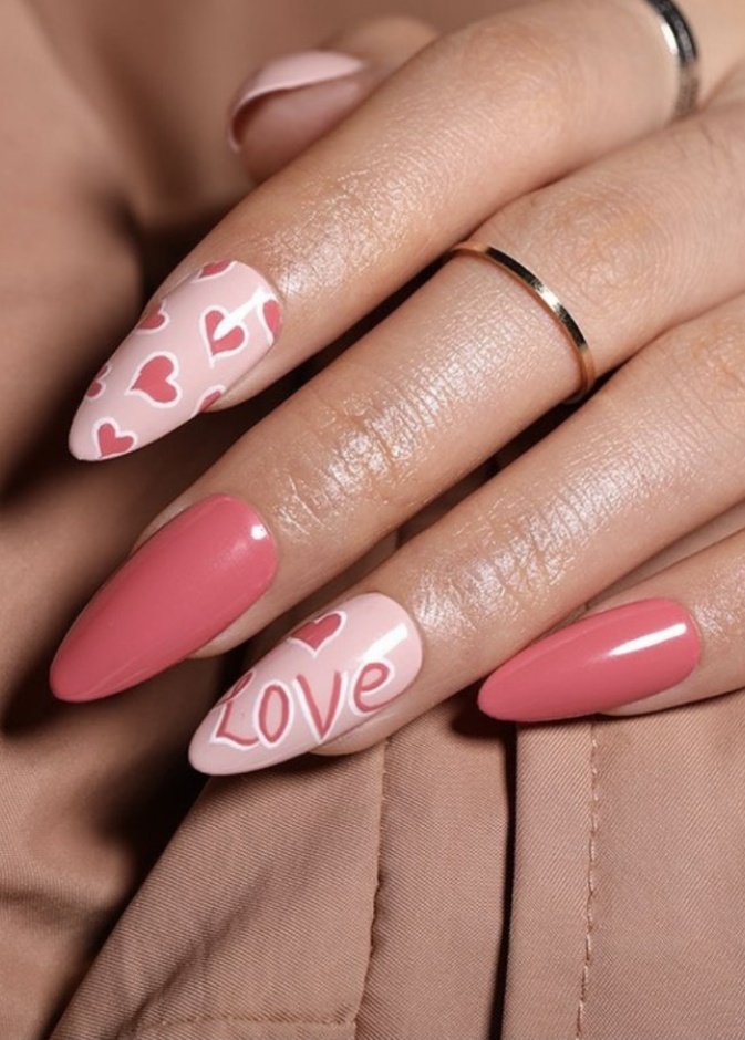  أجمل رسومات الأظافر ليوم الحب 2021