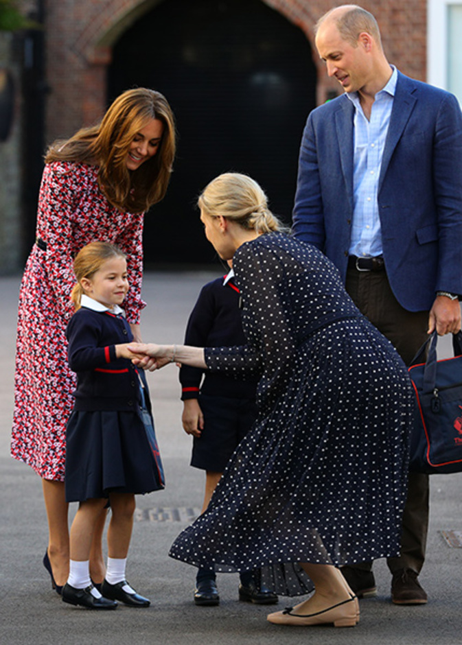 فيديو طريف يظهر لقطات تحاكي فيها الأميرة تشارلوت والدتها كيت ميدلتون