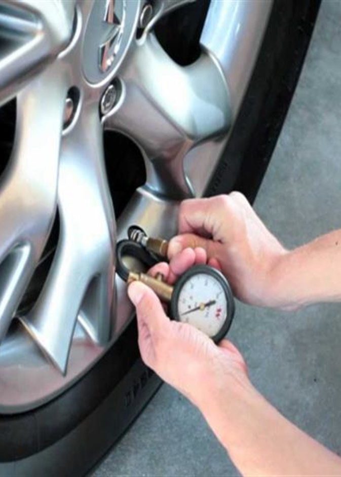 ضغط الهواء المناسب لإطارات السيارة 