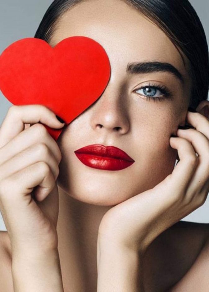 نصائح بسيطة للحصول على مكياج رائع في عيد الحب