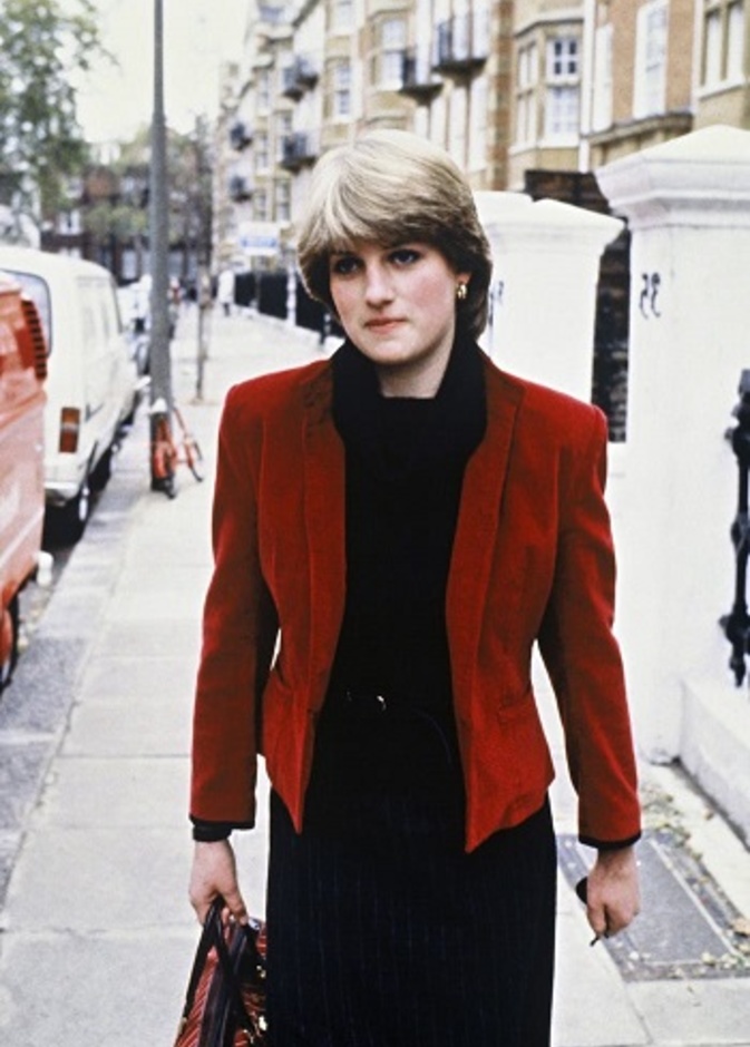 أيقونة الموضة.. 10 إطلالات للأميرة ديانا تظهر أناقتها قبل انضمامها للعائلة المالكة البريطانية