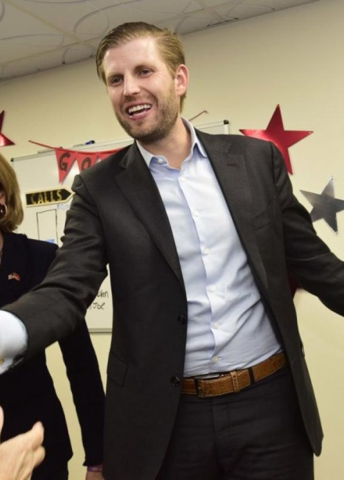  إريك ترامب يتولى عقد مراسم زفاف في ليك بلاسيد