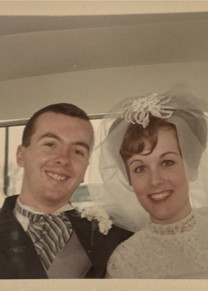 أمريكية تفقد خاتم زواجها في الثلوج