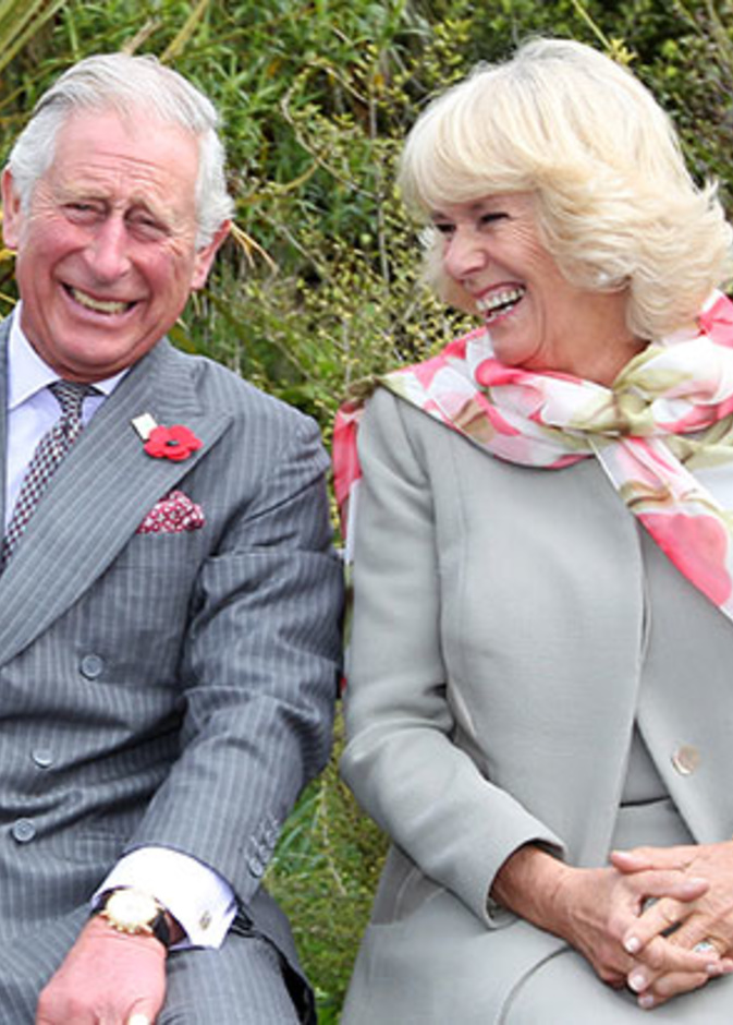 الأمير تشارلز وزوجته يتلقيان الجرعة الأولى من لقاح كورونا