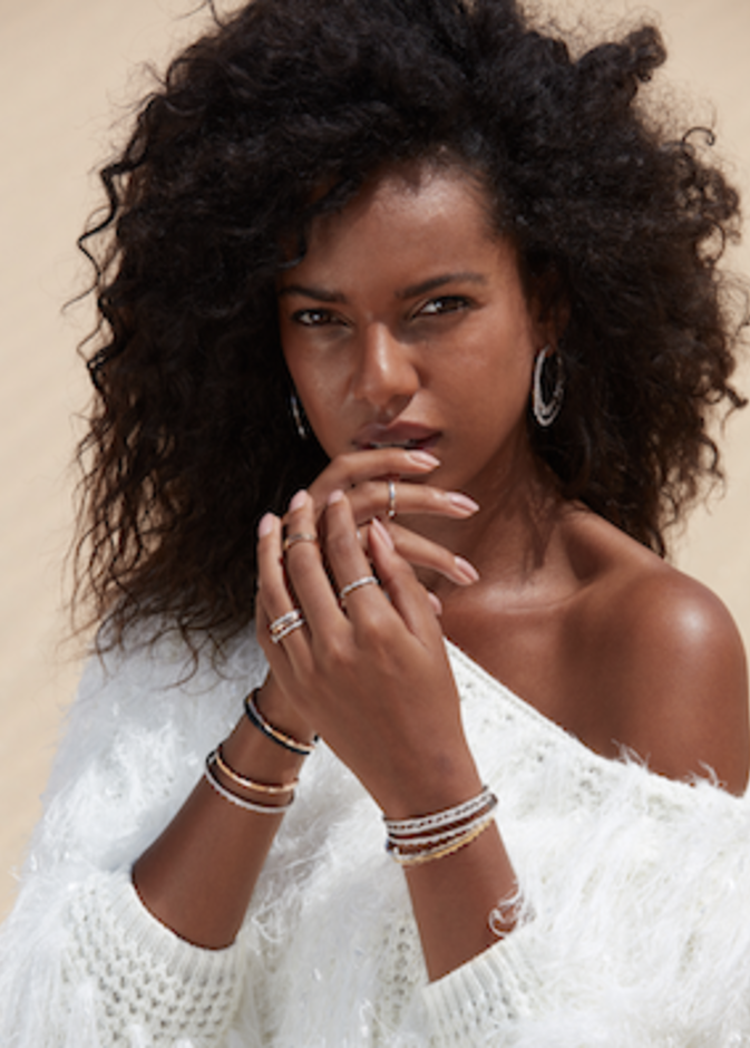 مجموعة Capture Light من أكيليس 