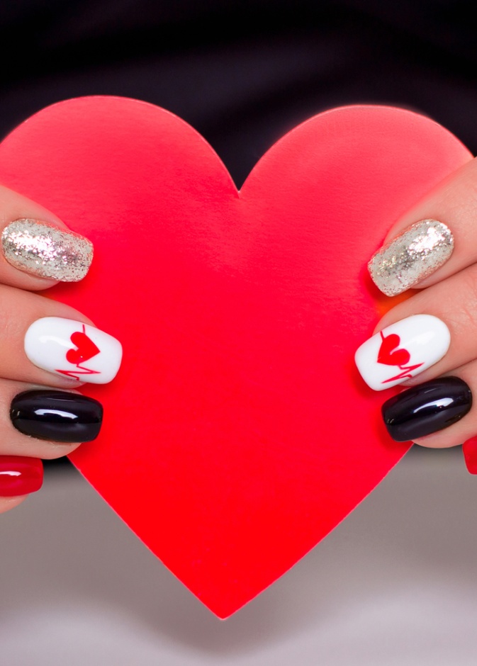 رسومات مناكير مميزة ليوم الحب