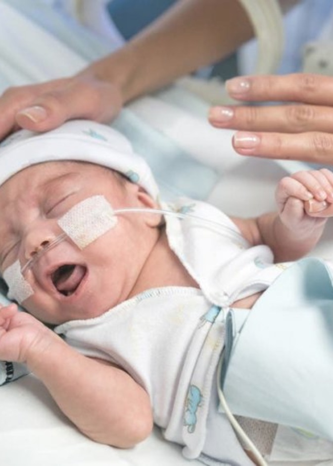 ما مدى خطورة الولادة المبكرة في الشهر الثامن