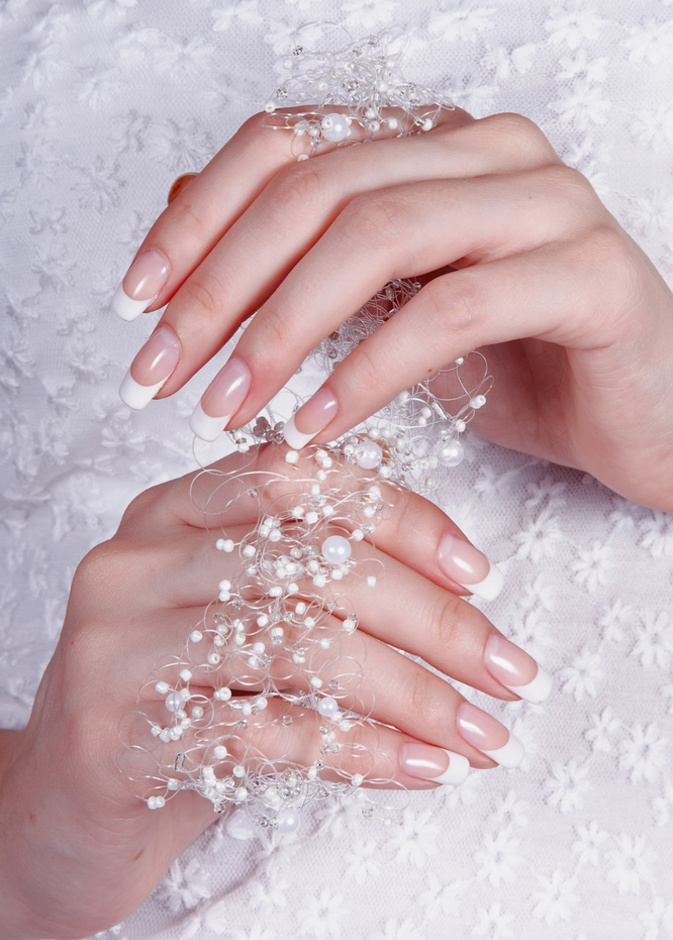 اجمل الوان اظافر العروس 2021