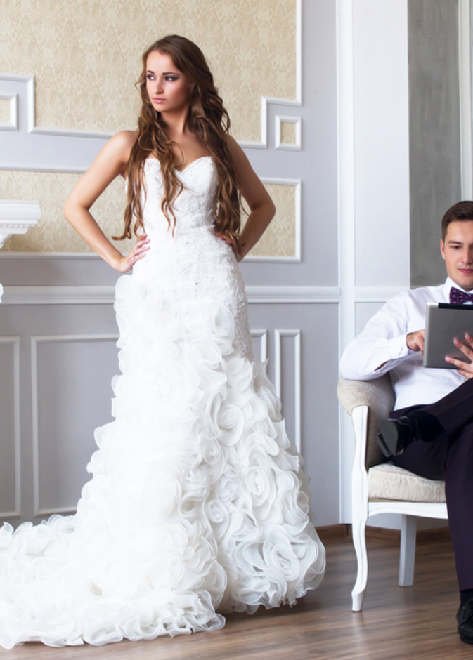  والد العروس يتخلى عنها في حفل الزفاف