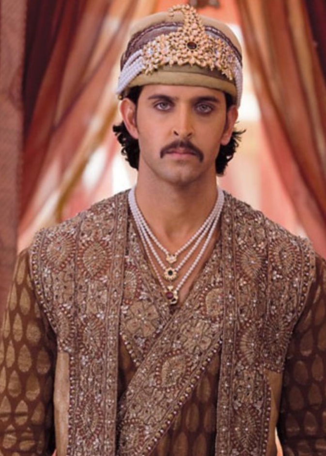 هريثيك روشان ينشر فيديو من فيلم جوادا أكبر