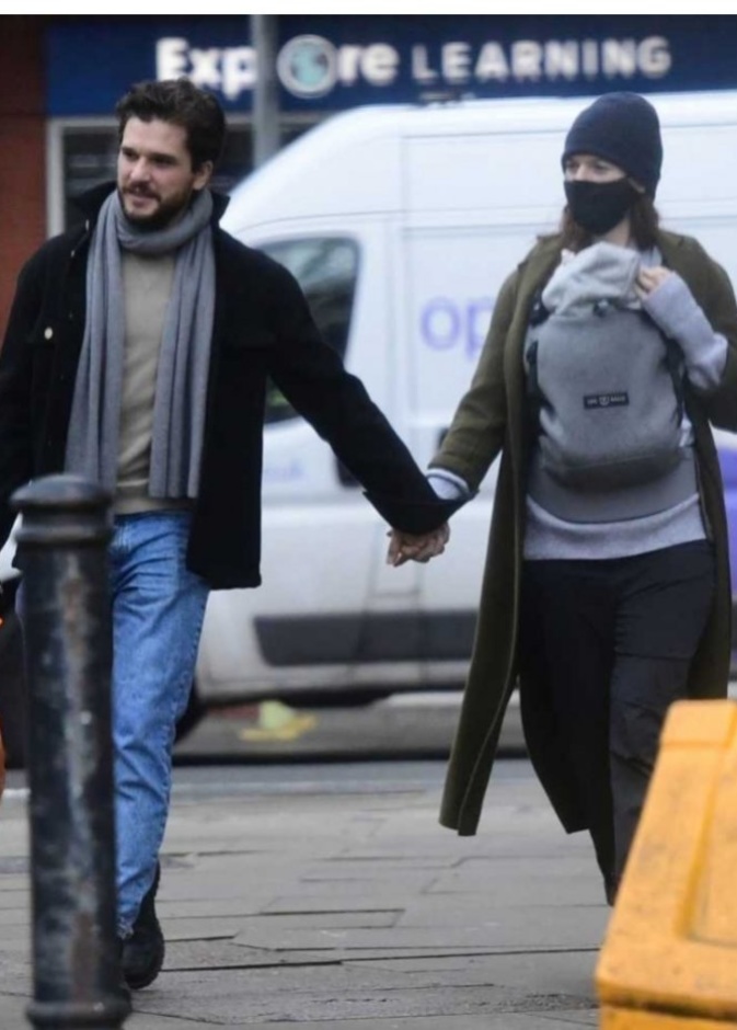 كيت هارينجتون و روز ليزلي